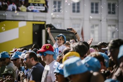 Publikum og sæbebobler til Tour de France